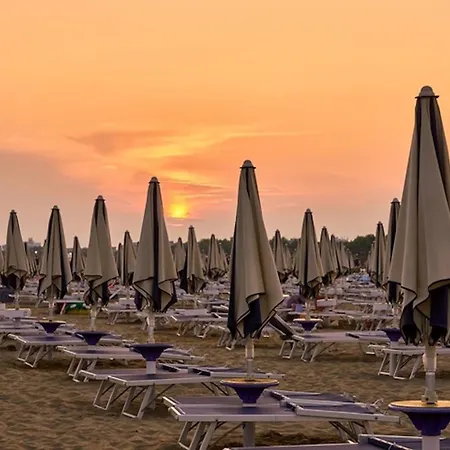 Duplex Only 150mt From The * Lignano Sabbiadoro